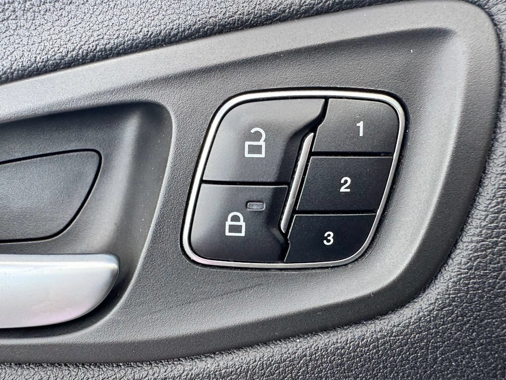 Certified 2017 Ford Escape Titanium FWD image 17