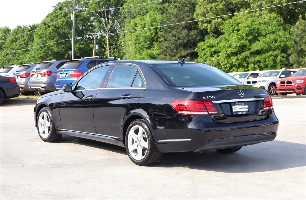 Used 2014 Mercedes-Benz E 250 BlueTEC Sedan image 5