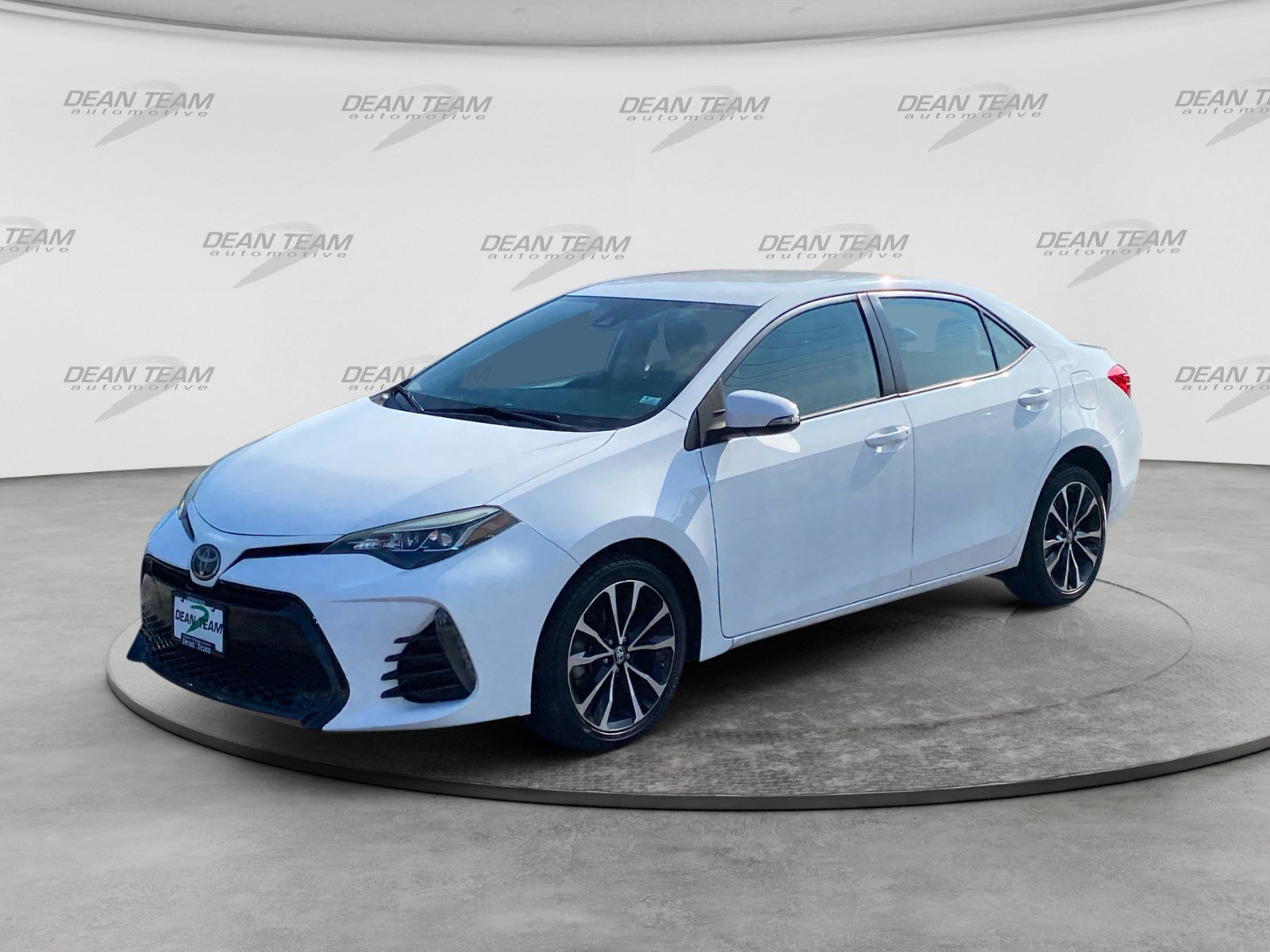 Used 2018 Toyota Corolla SE FWD image 3