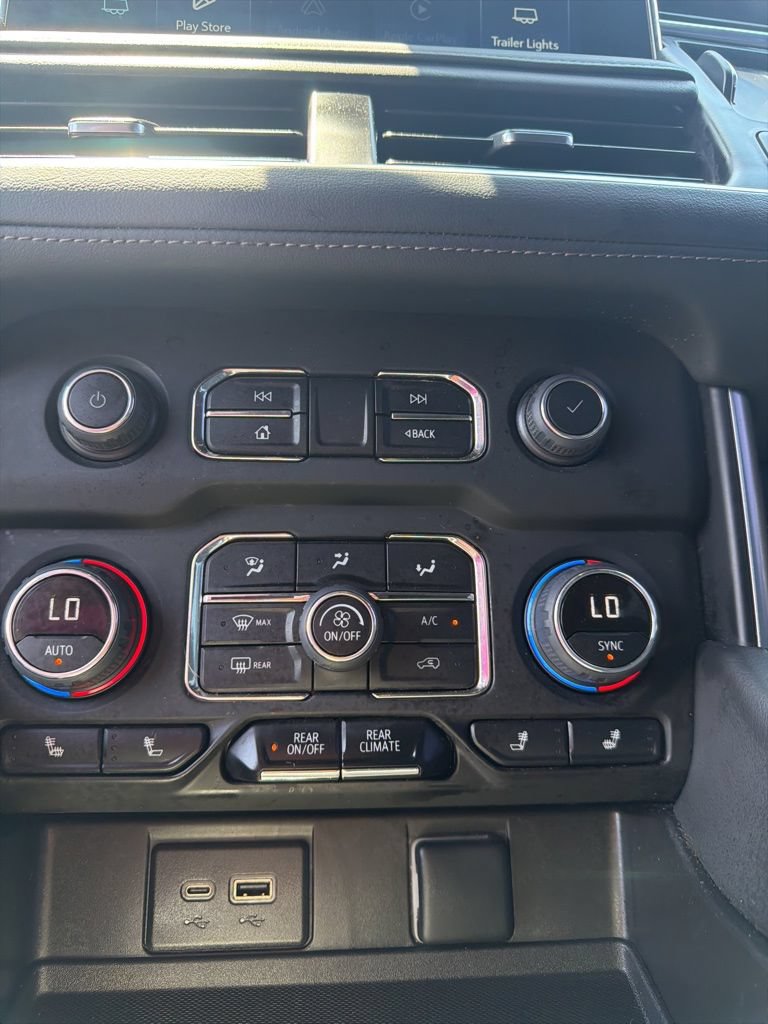 Used 2023 Chevrolet Suburban Z71 AWD/4WD image 18
