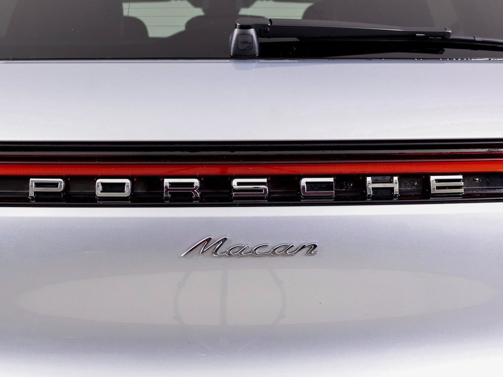 Used 2025 Porsche Macan image 14