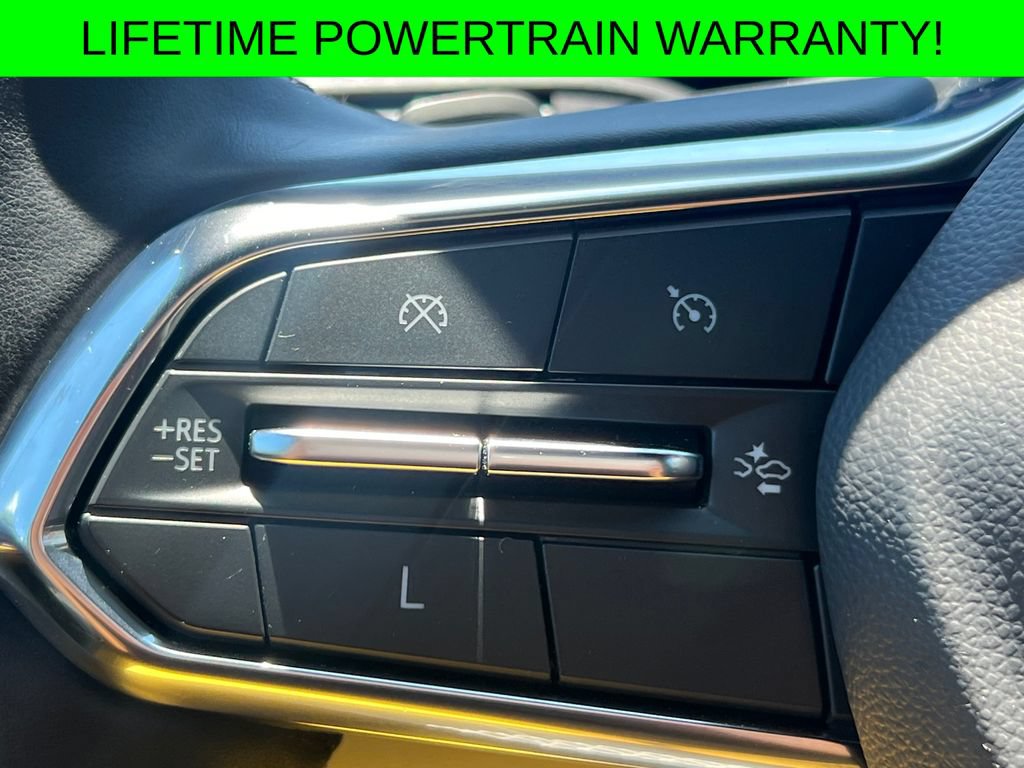 Used 2025 Chevrolet Traverse LT FWD image 7