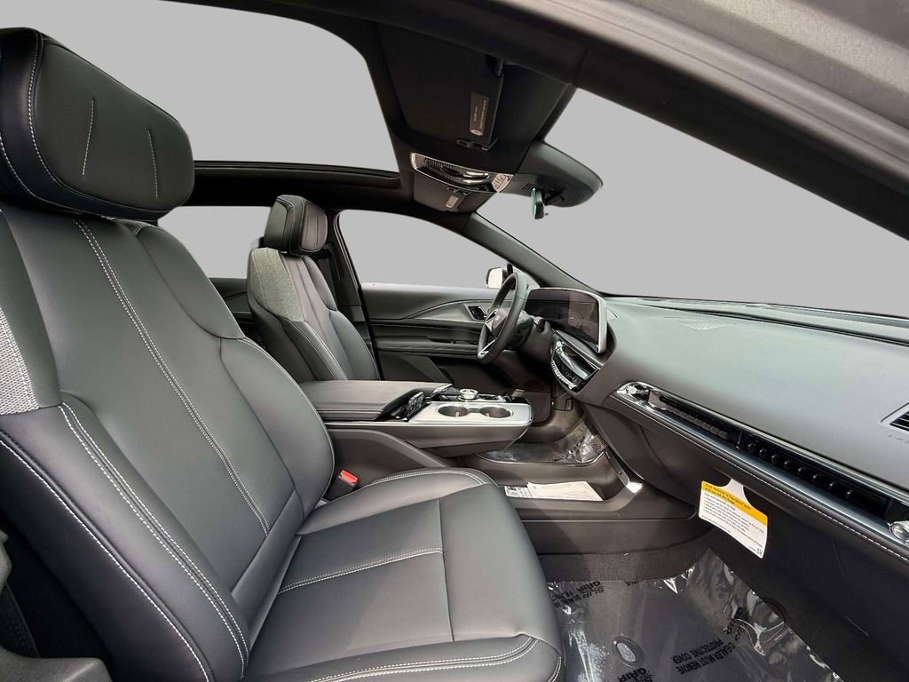 Used 2024 Cadillac Lyriq Tech image 14