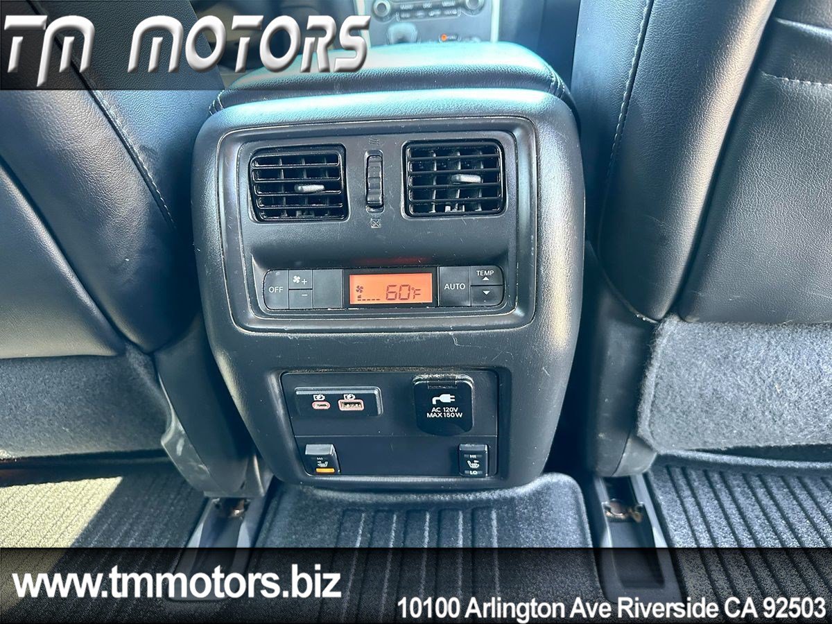 Used 2019 Nissan Pathfinder SL FWD image 20