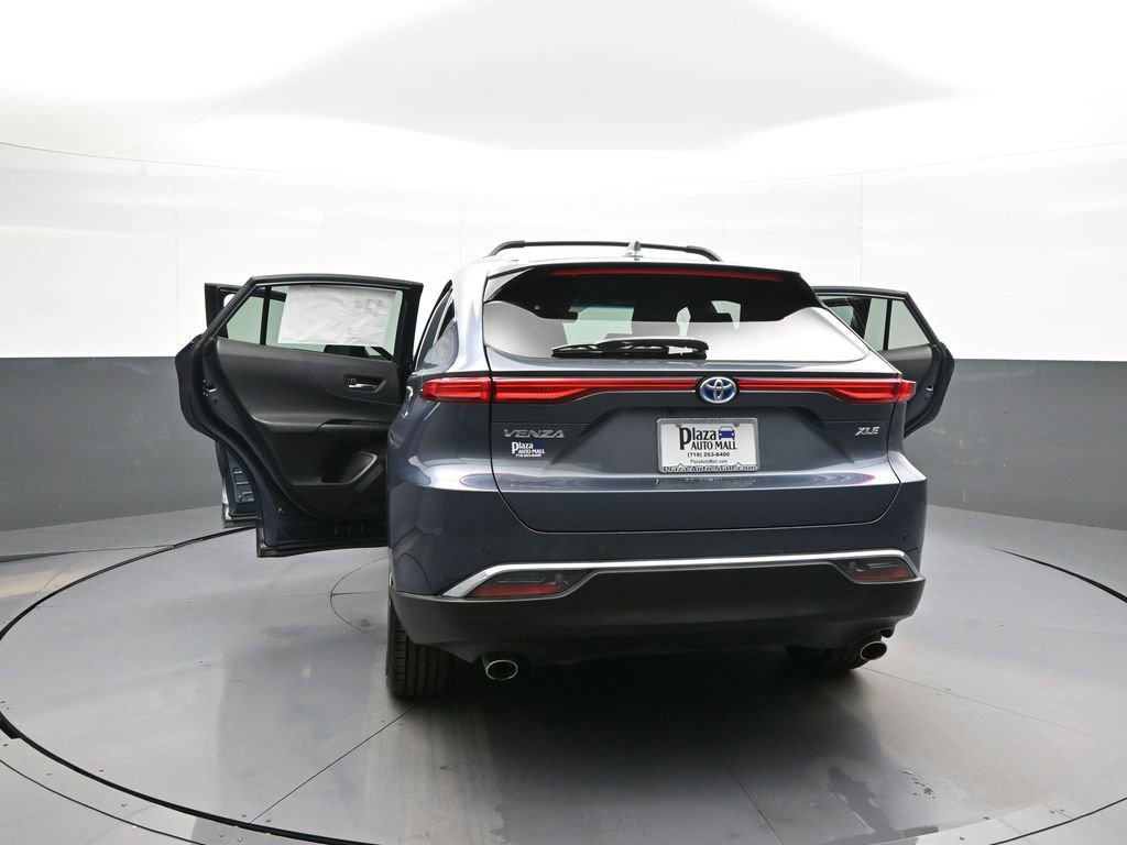 Certified 2023 Toyota Venza XLE AWD/4WD image 47