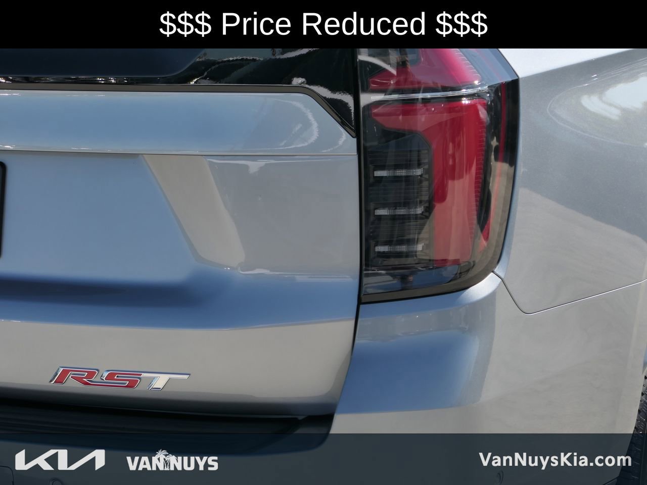 Used 2025 Chevrolet Tahoe RST image 4