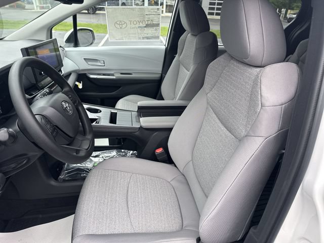 New 2026 Toyota Sienna LE AWD/4WD image 15