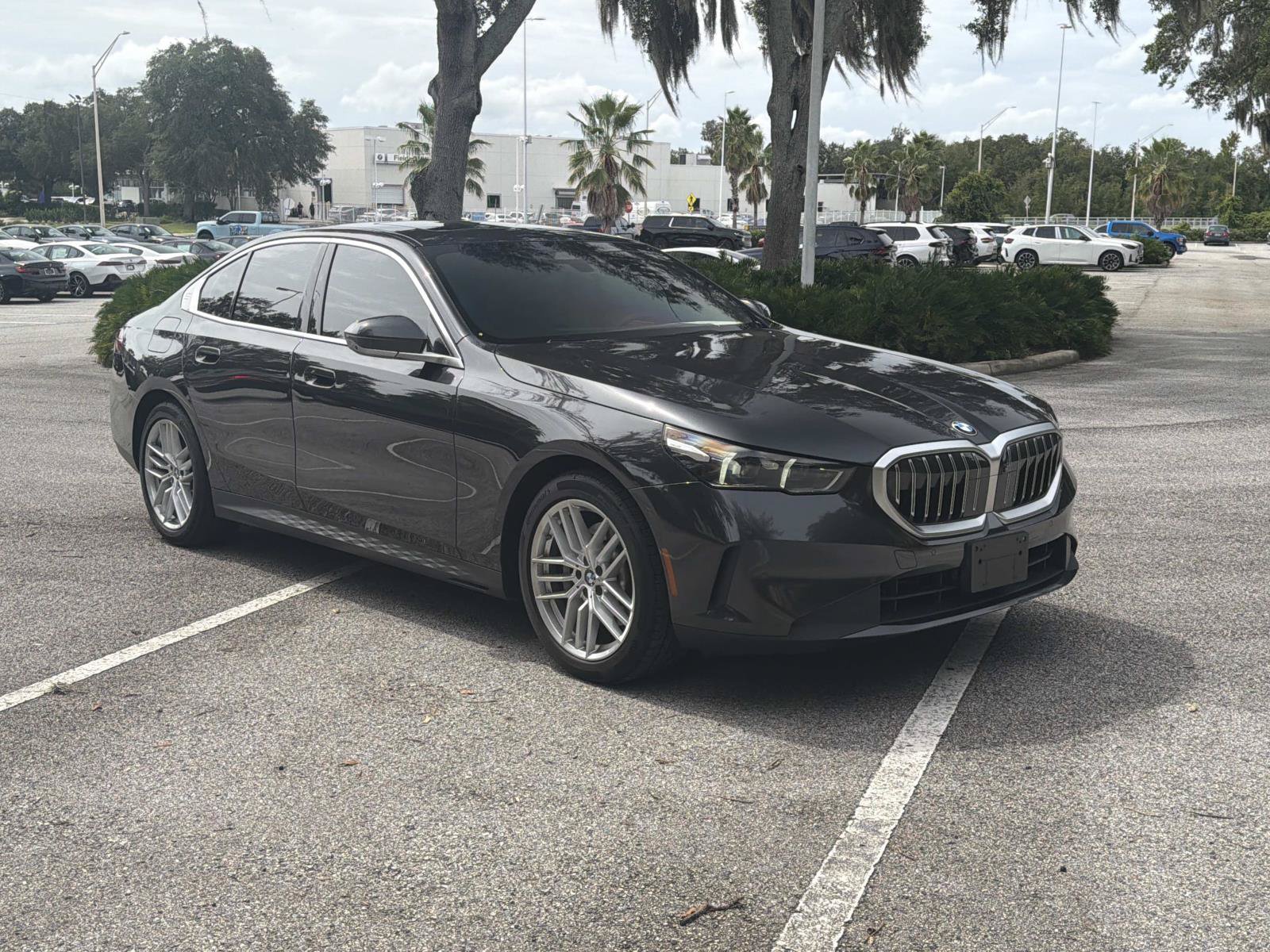 Used 2025 BMW 530i xDrive AWD/4WD image 1