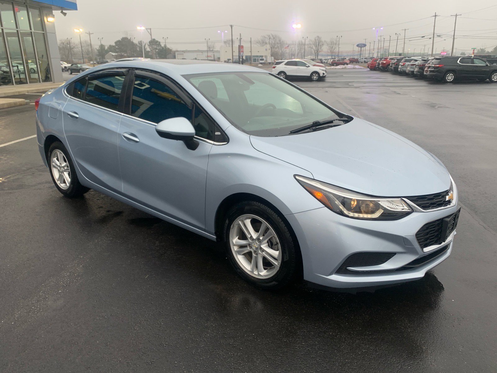 Used 2017 Chevrolet Cruze LT w/ Sun And Sound Package image 2