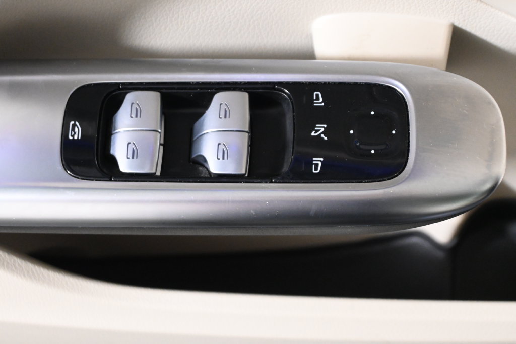 Certified 2023 Mercedes-Benz C 300 4MATIC Sedan image 25
