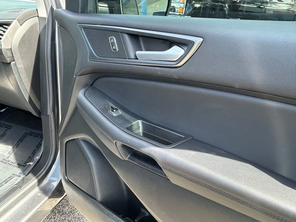 Used 2024 Ford Edge SE w/ Black Appearance Package image 29
