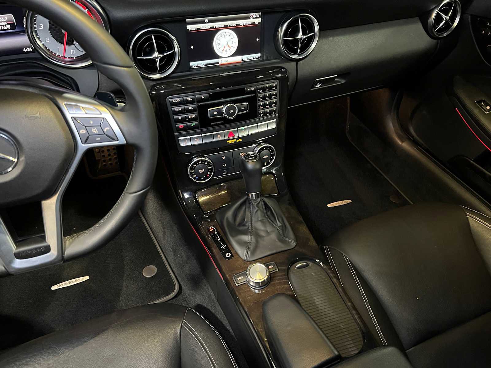 Used 2015 Mercedes-Benz SLK 350 image 26