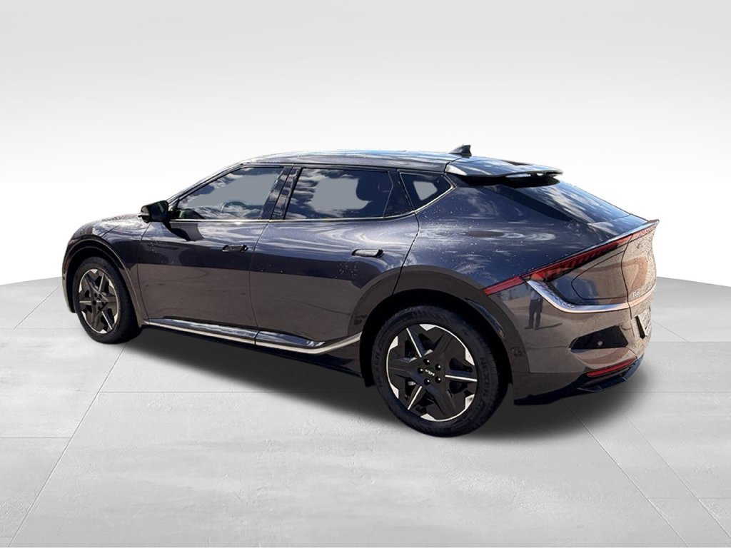 Used 2025 Kia EV6 Wind RWD image 9