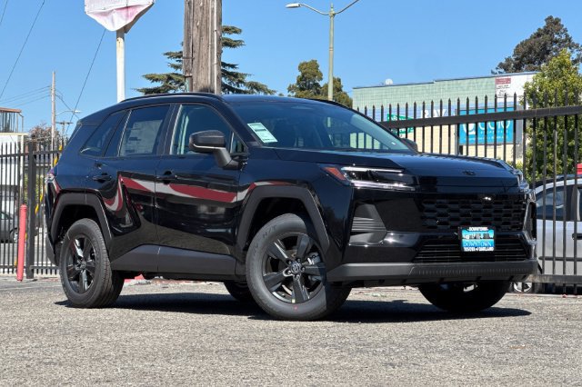 Used 2026 Toyota RAV4 LE AWD/4WD image 2