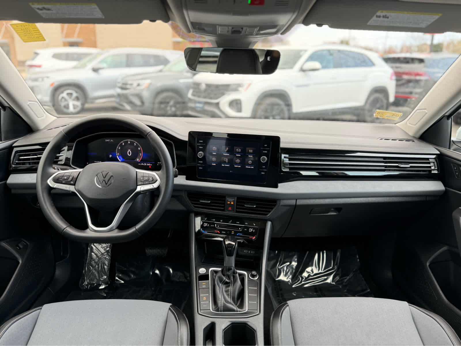 Used 2026 Volkswagen Jetta SE FWD image 19