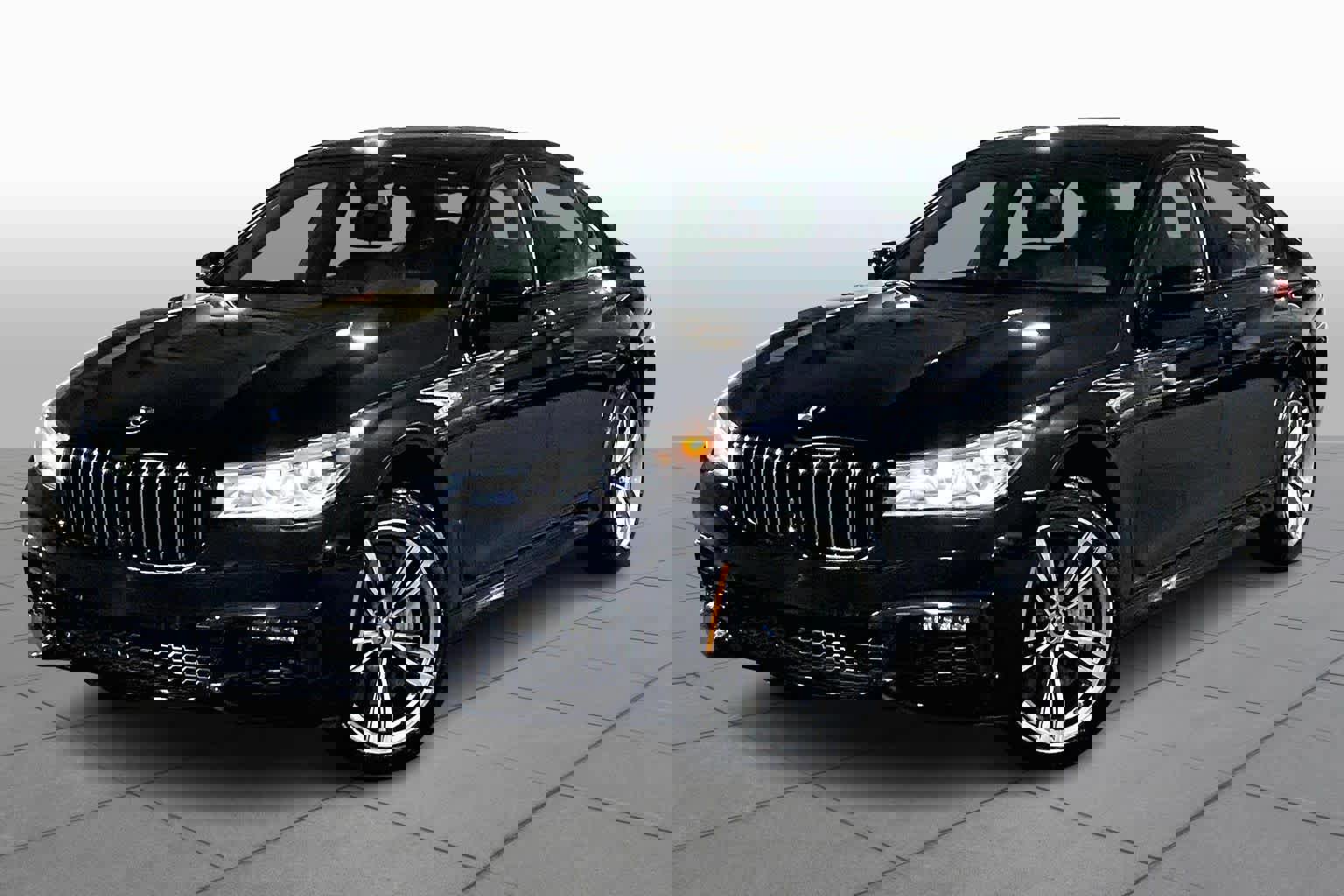 Used 2019 BMW 750i xDrive w/ M Sport Package