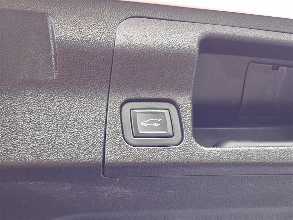 Used 2023 GMC Acadia SLT image 22