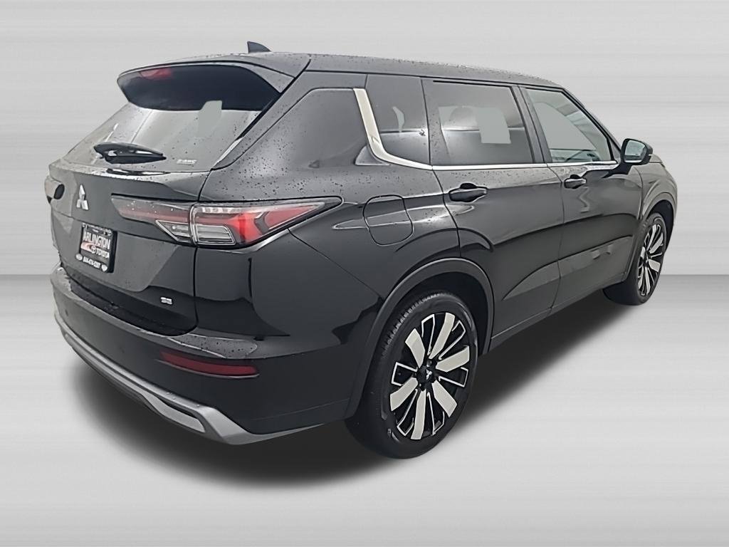 Used 2025 Mitsubishi Outlander SE AWD/4WD image 4