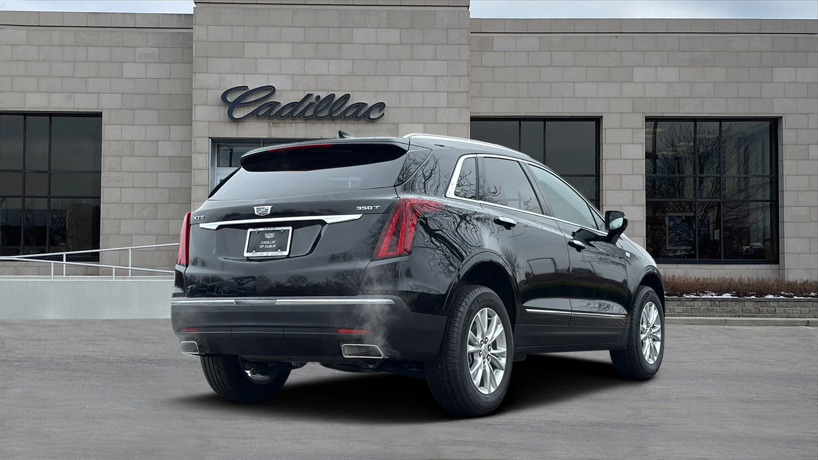 New 2025 Cadillac XT5 Luxury image 3