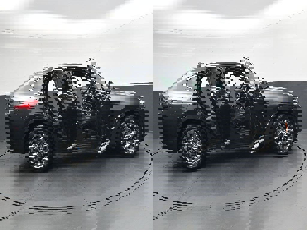 Used 2025 BMW X4 xDrive30i image 33