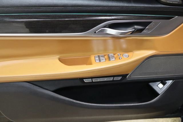 Used 2016 BMW 750i xDrive AWD/4WD image 61