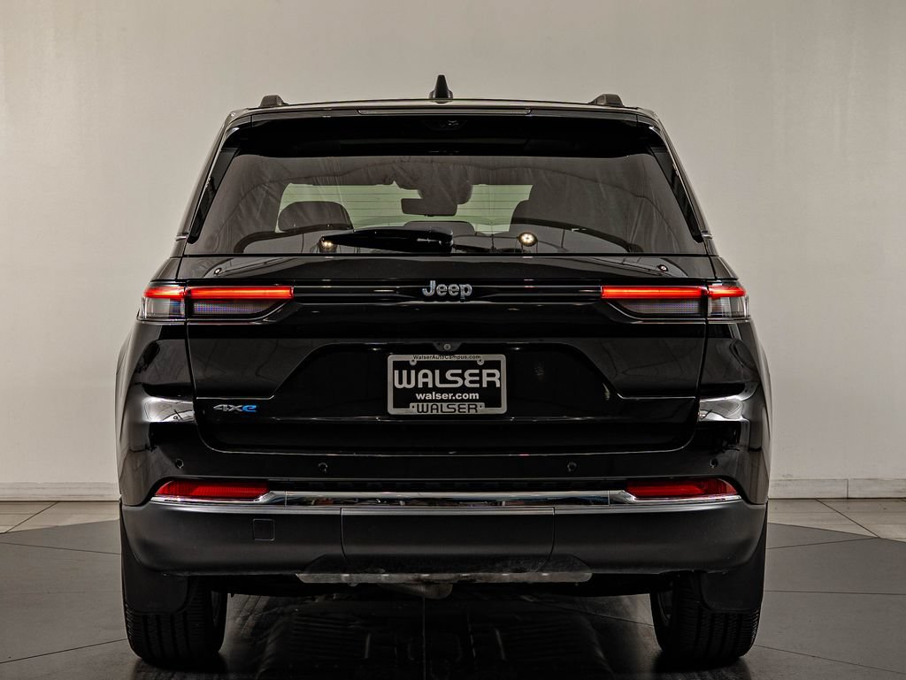 Used 2022 Jeep Grand Cherokee Limited 4xe w/ Luxury Tech Group II AWD/4WD image 6