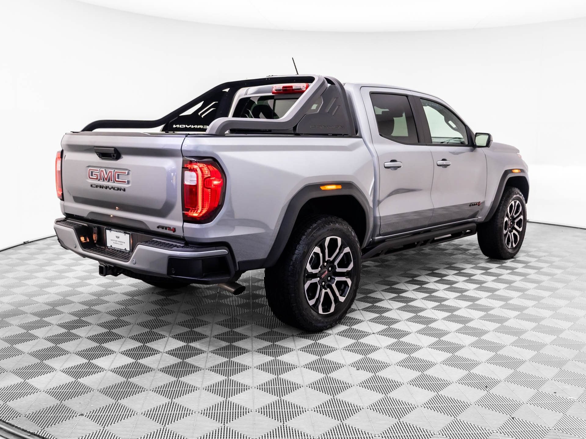 Used 2025 GMC Canyon AT4 w/ Nightfall Edition AWD/4WD image 5