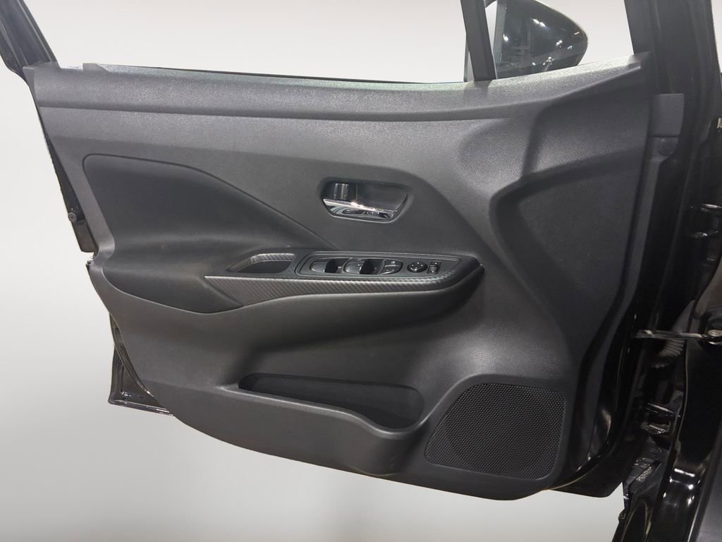 Used 2021 Nissan Versa SV image 28