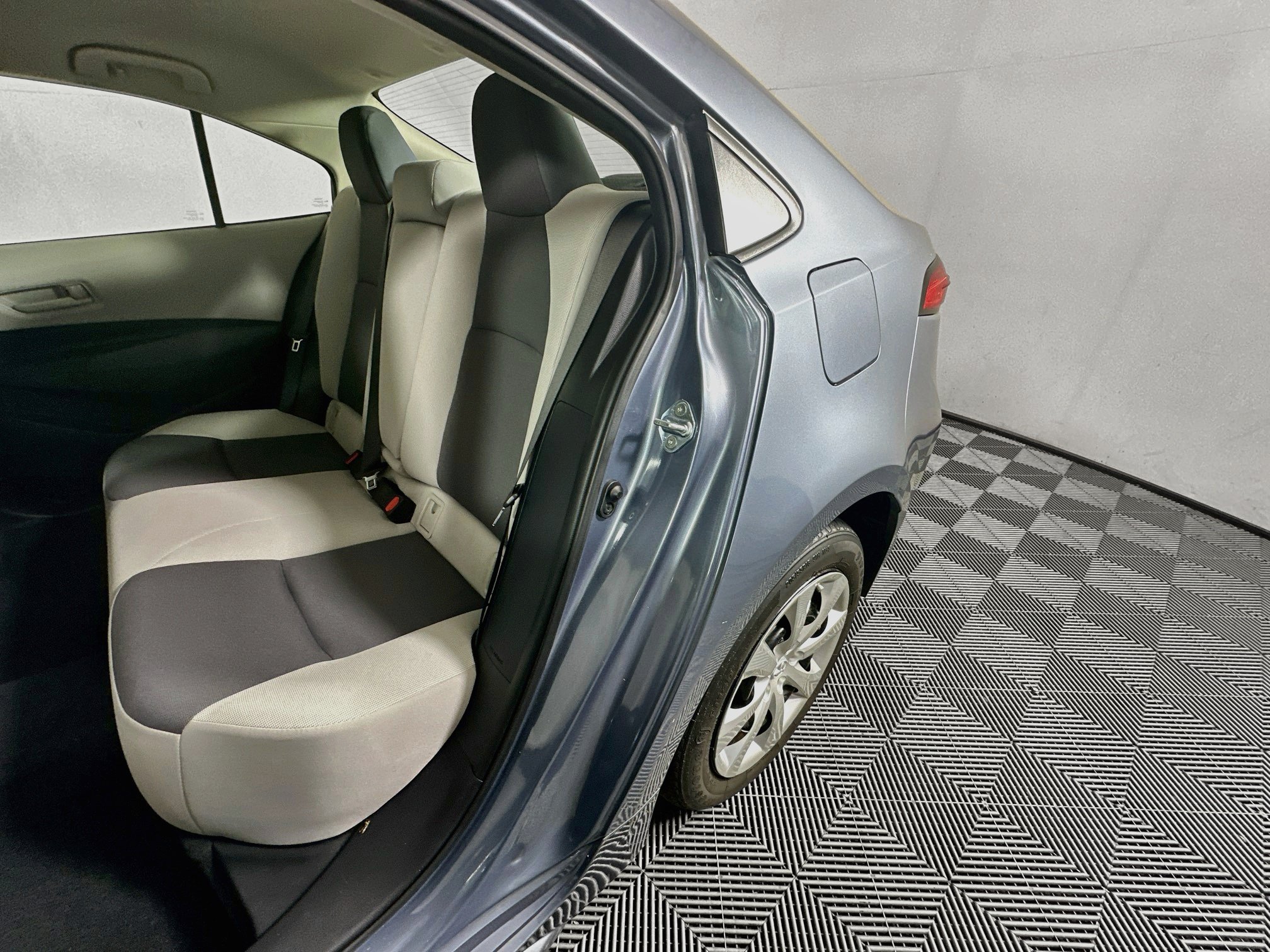 Used 2023 Toyota Corolla LE FWD image 25