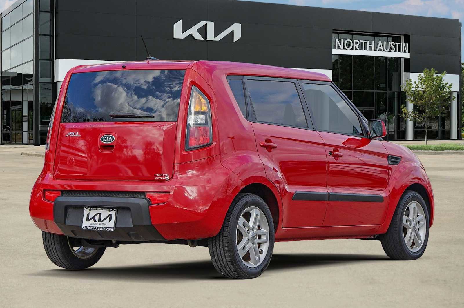 Used 2011 Kia Soul + image 6
