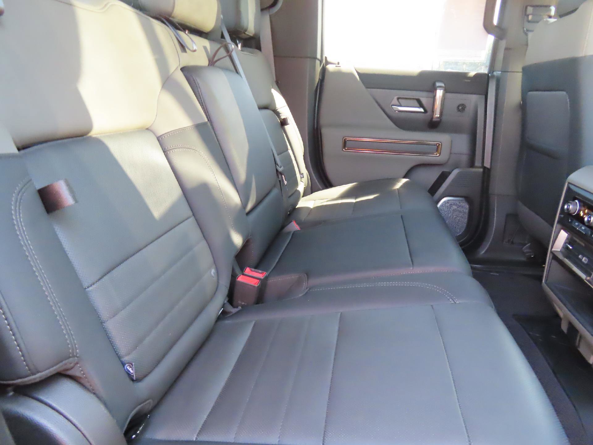 Used 2024 GMC Hummer EV 3X AWD/4WD image 43