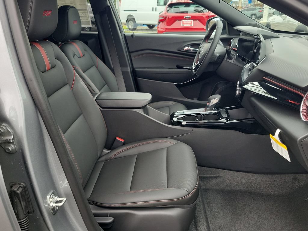 New 2026 Chevrolet Trax RS w/ Driver Confidence Package FWD image 16