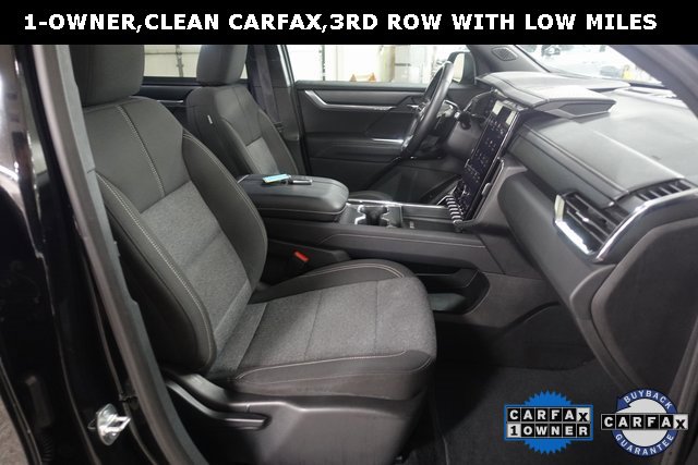 Used 2025 GMC Acadia Elevation image 6