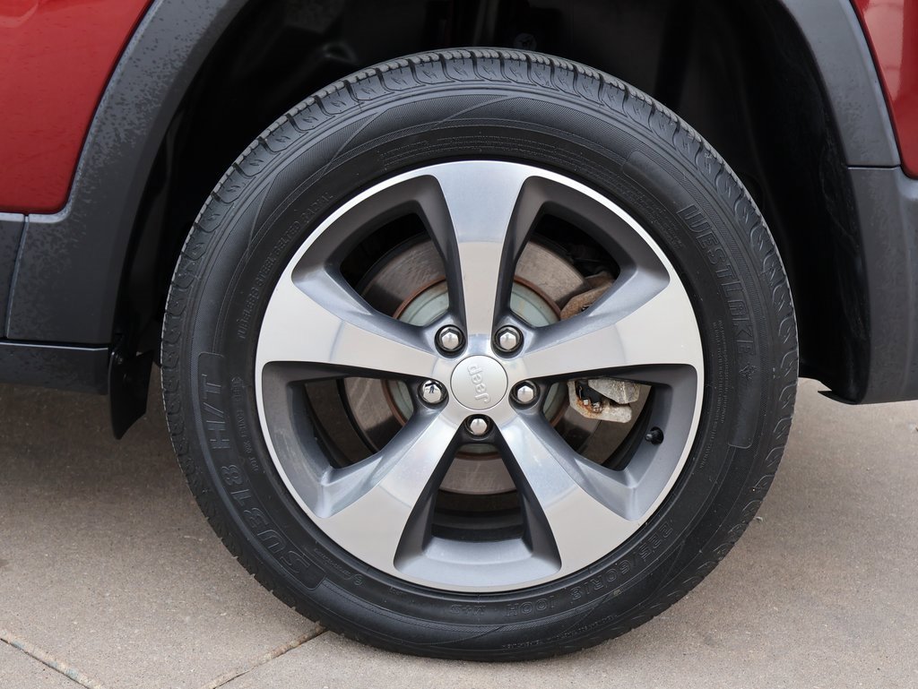 Used 2019 Jeep Cherokee Limited w/ Luxury Group image 47