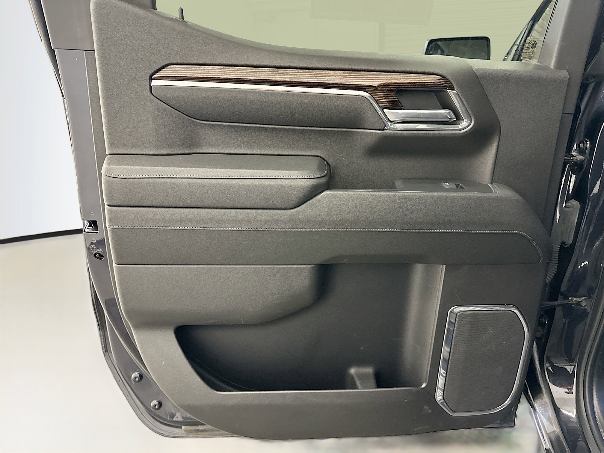 Used 2024 GMC Sierra 1500 Elevation image 27