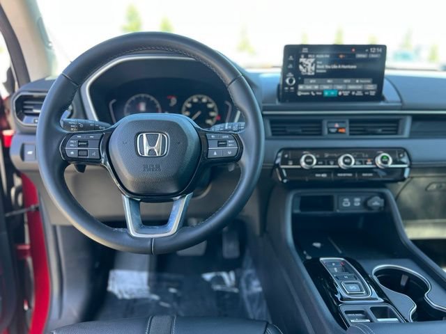 Used 2023 Honda Pilot Touring image 10