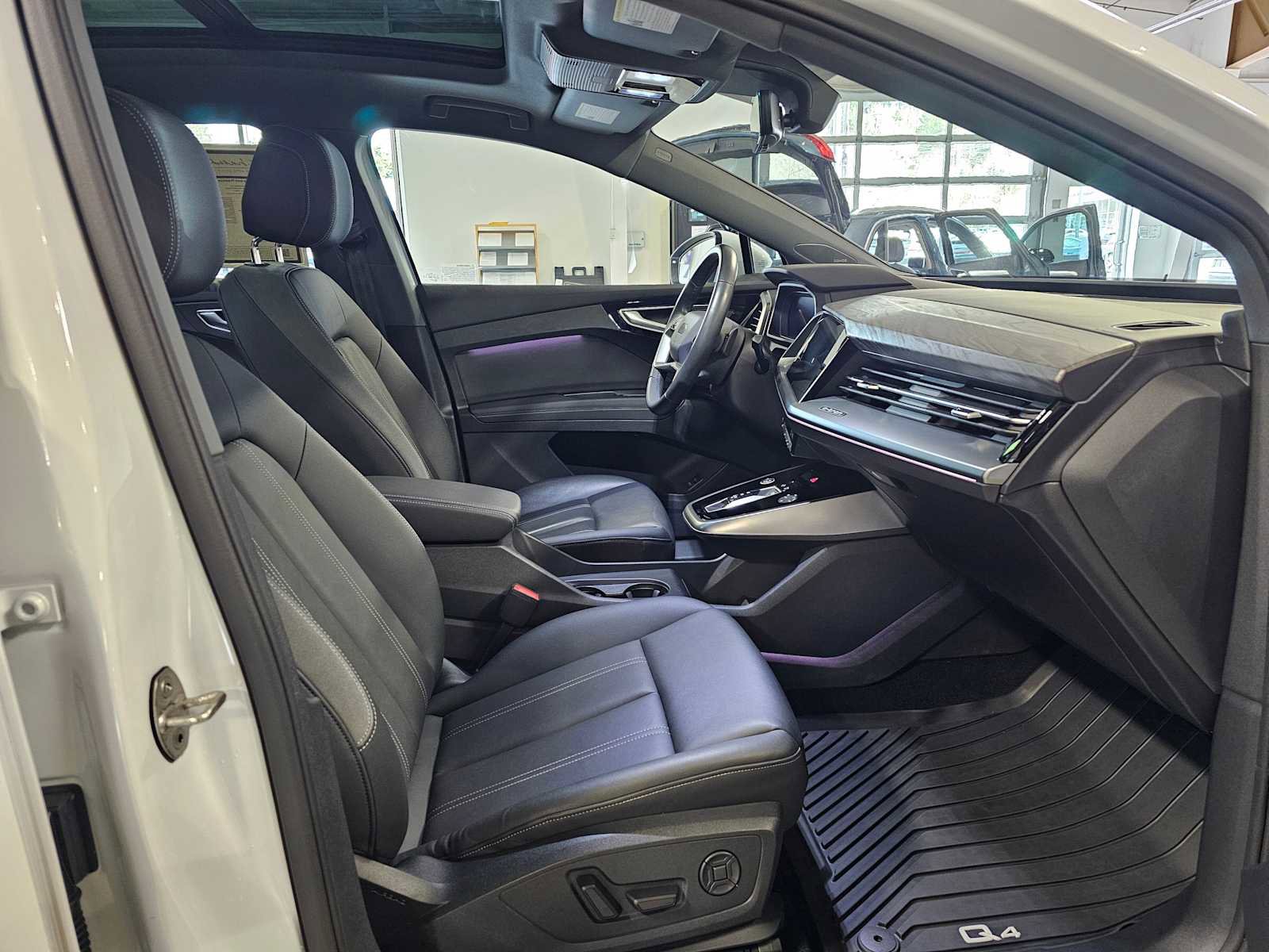 Used 2023 Audi Q4 e-tron Premium Plus w/ Premium Plus image 10