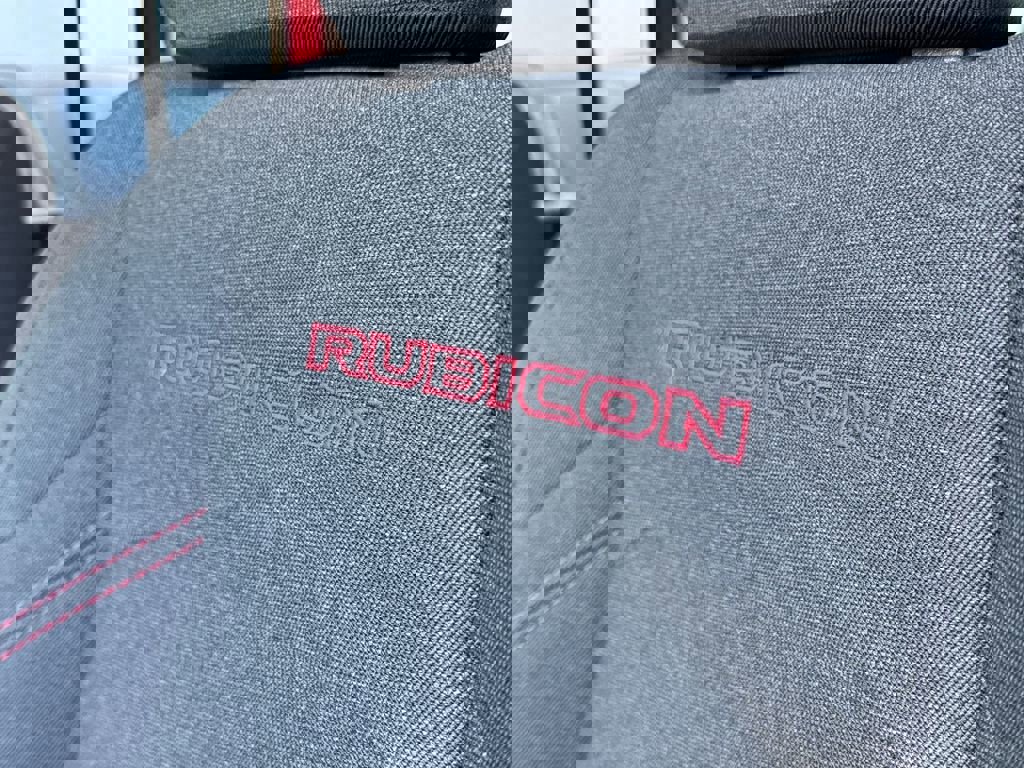 Used 2025 Jeep Wrangler Unlimited Rubicon image 14