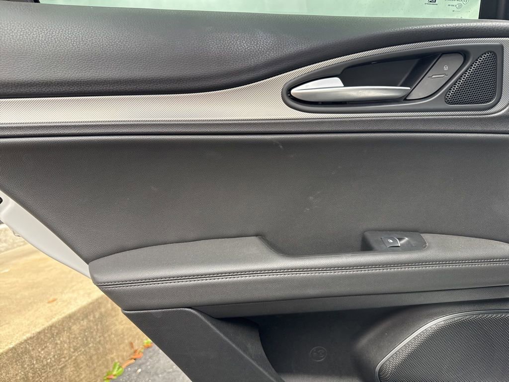 Used 2022 Alfa Romeo Stelvio Veloce image 45