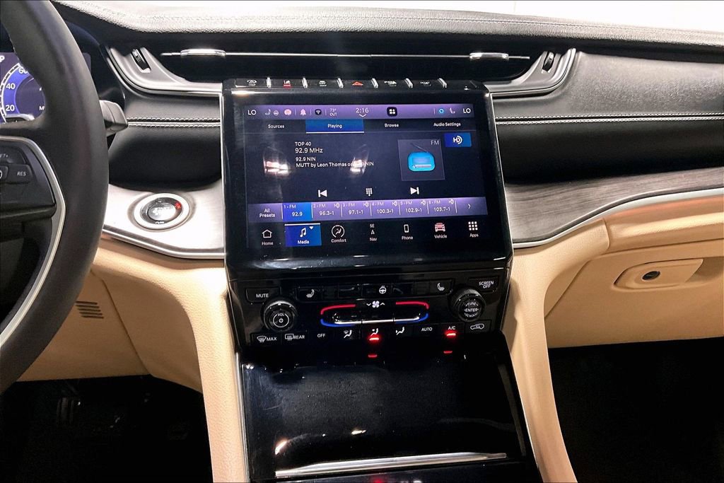 Used 2024 Jeep Grand Cherokee L Limited w/ Black Appearance Package RWD image 8