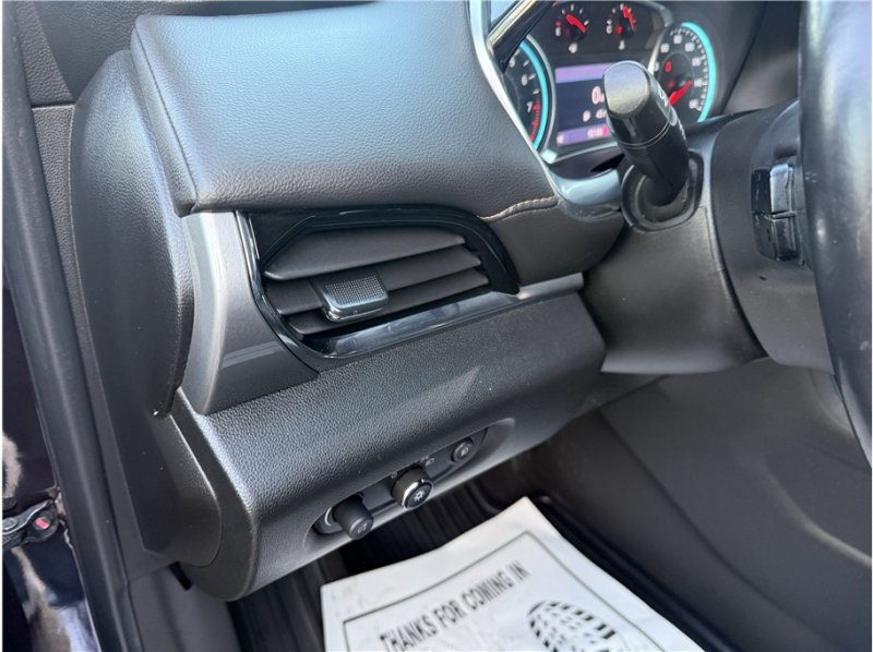 Used 2020 Chevrolet Traverse LT FWD image 36