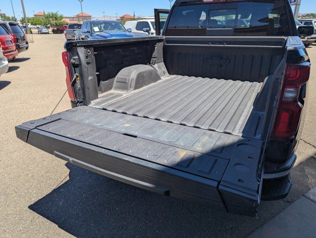 Used 2024 Chevrolet Silverado 1500 LTZ w/ Technology Package AWD/4WD image 27