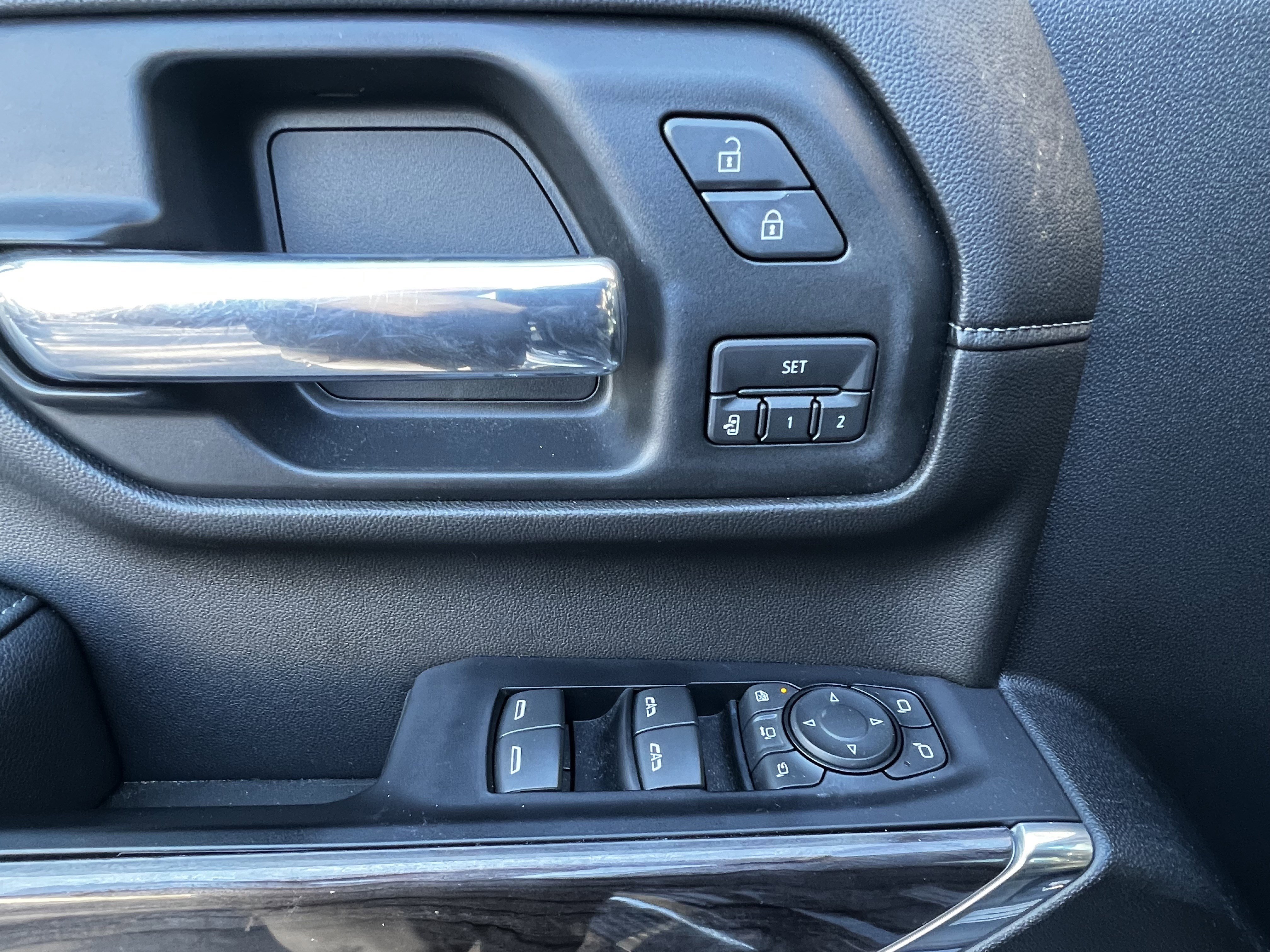 Used 2020 Chevrolet Silverado 2500 LTZ w/ LTZ Premium Package image 14