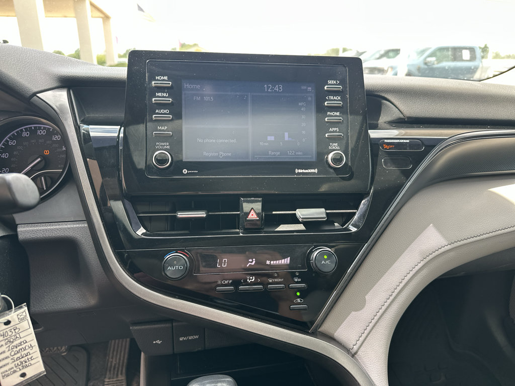 Used 2021 Toyota Camry SE AWD/4WD image 5