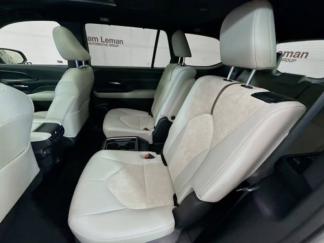 Used 2025 Toyota Grand Highlander AWD Hybrid image 25