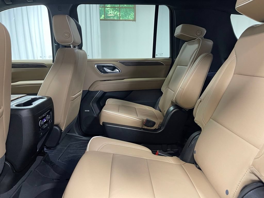 Used 2023 Chevrolet Suburban Premier w/ LPO, Illumination Package AWD/4WD image 25