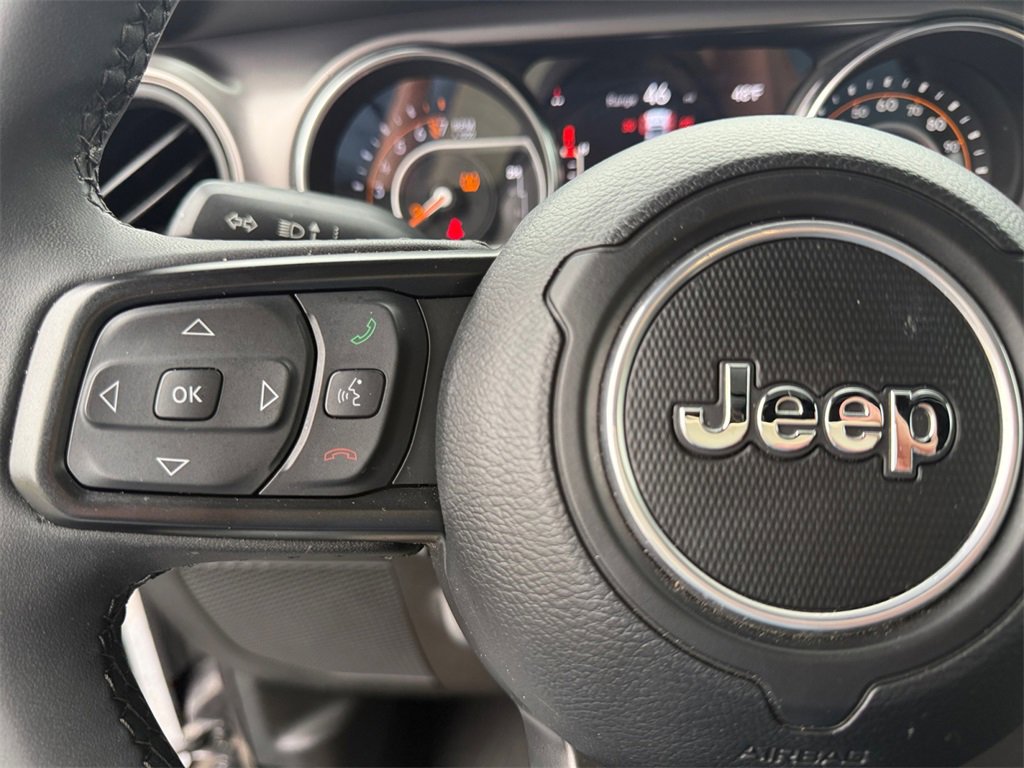 Certified 2023 Jeep Gladiator Willys image 25