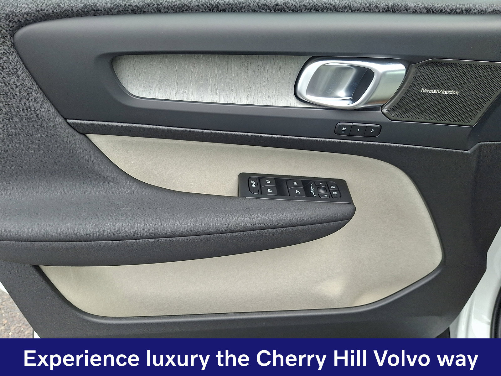 New 2026 Volvo XC40 B5 Ultra w/ Protection Package Premier AWD/4WD image 9