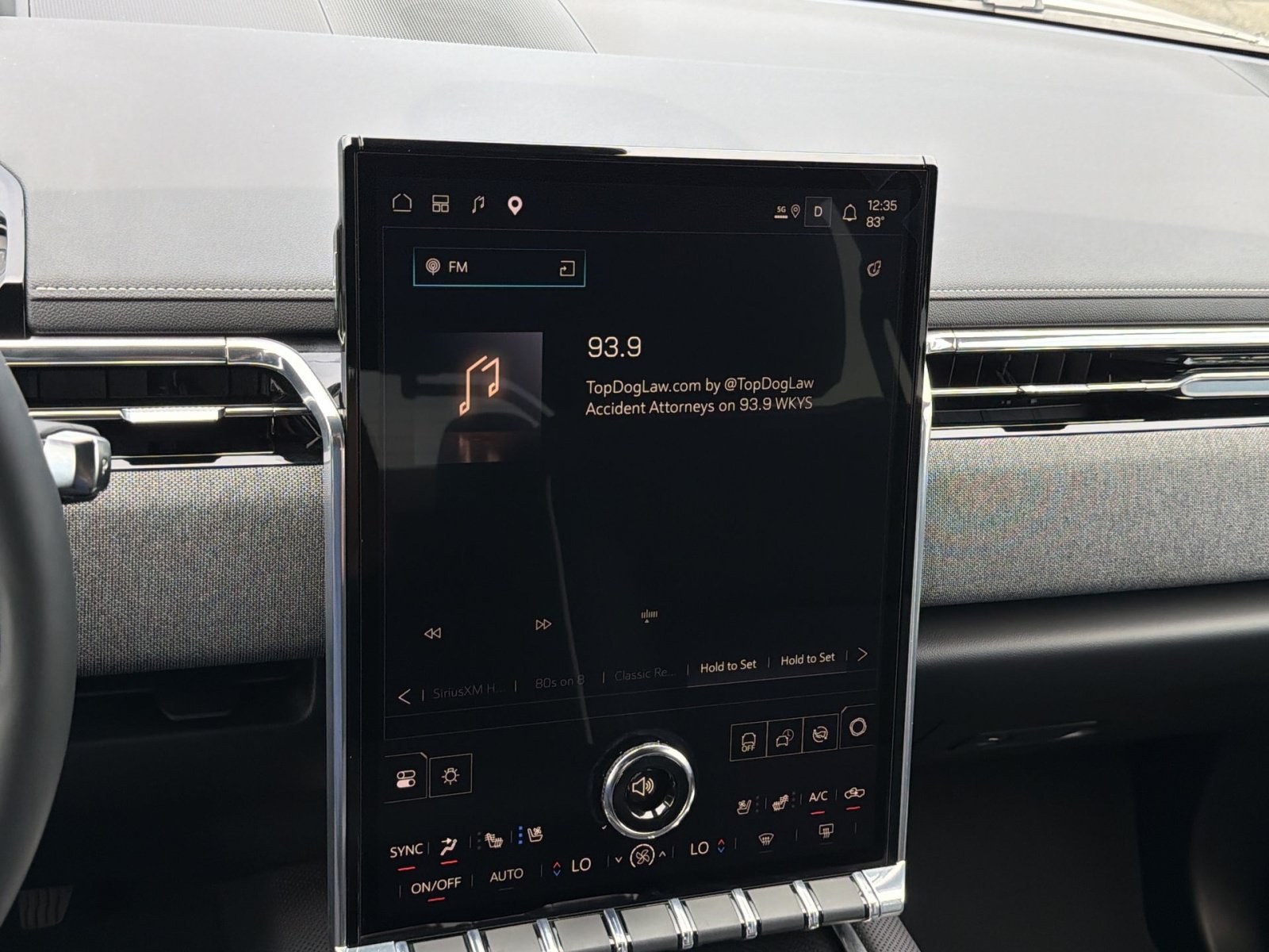 New 2026 GMC Sierra EV Elevation w/ Premium Package AWD/4WD image 18