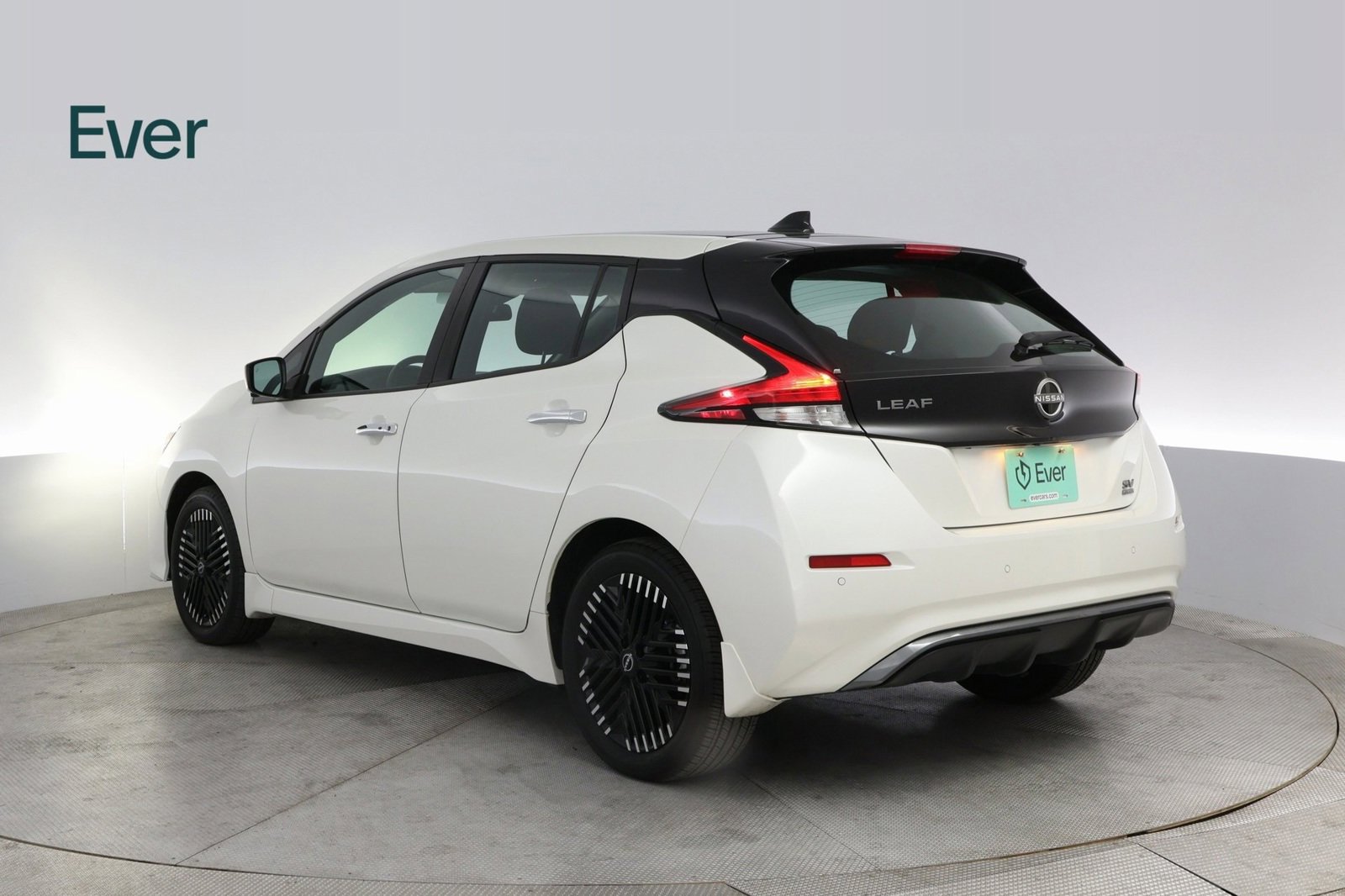 Used 2023 Nissan Leaf SV Plus image 14